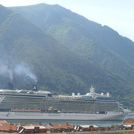 Apartments Dakovic Kotor Luaran gambar