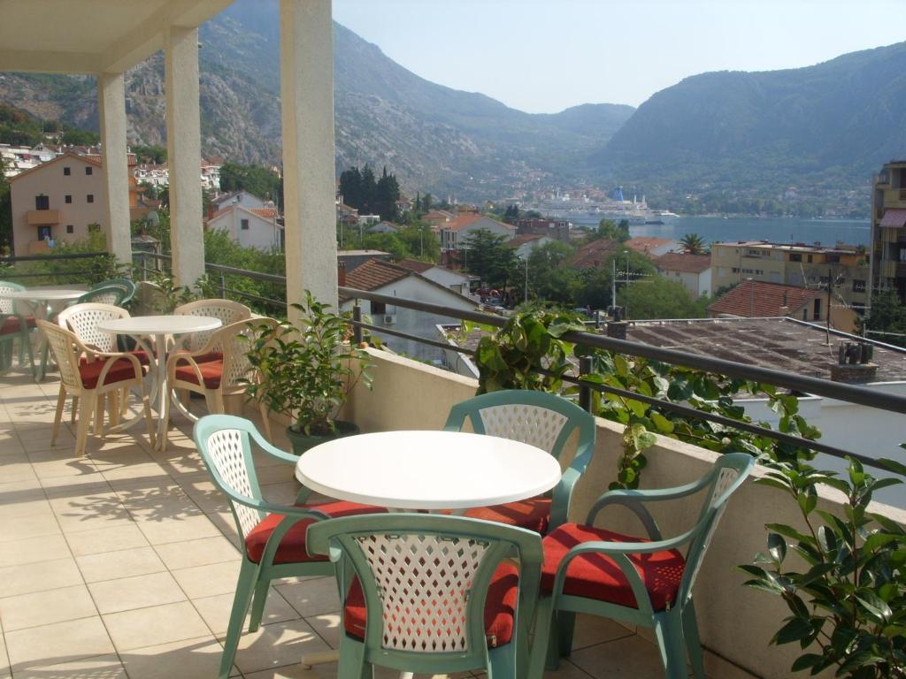 Apartments Dakovic Kotor Luaran gambar