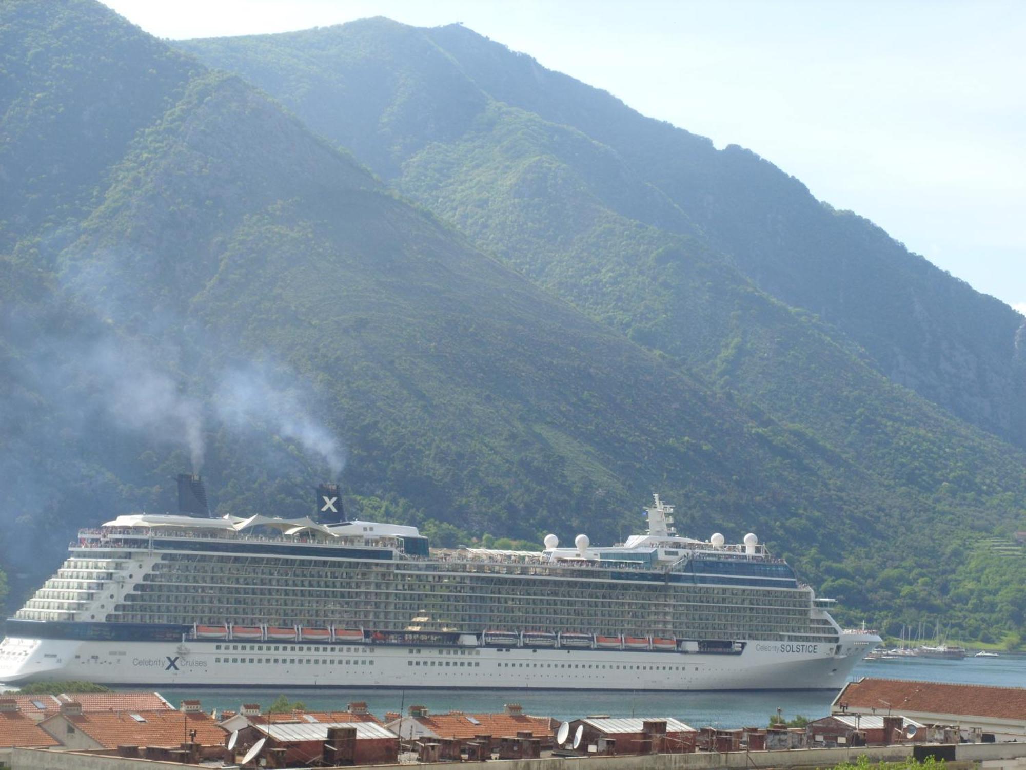 Apartments Dakovic Kotor Luaran gambar