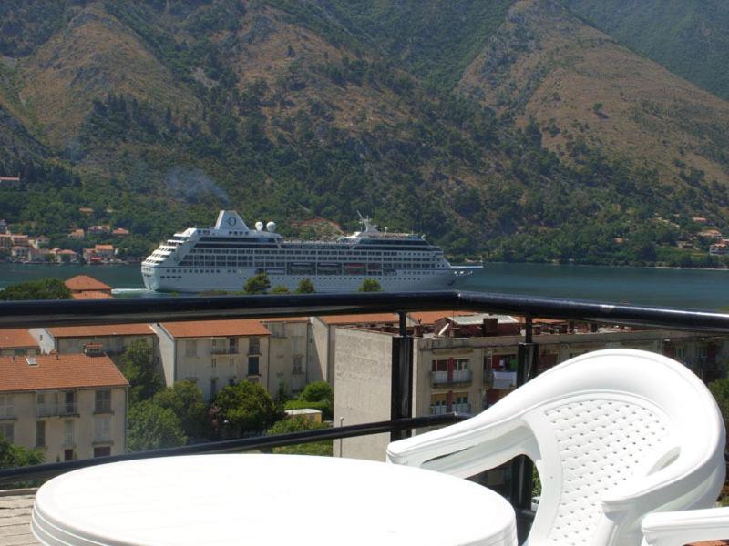 Apartments Dakovic Kotor Luaran gambar