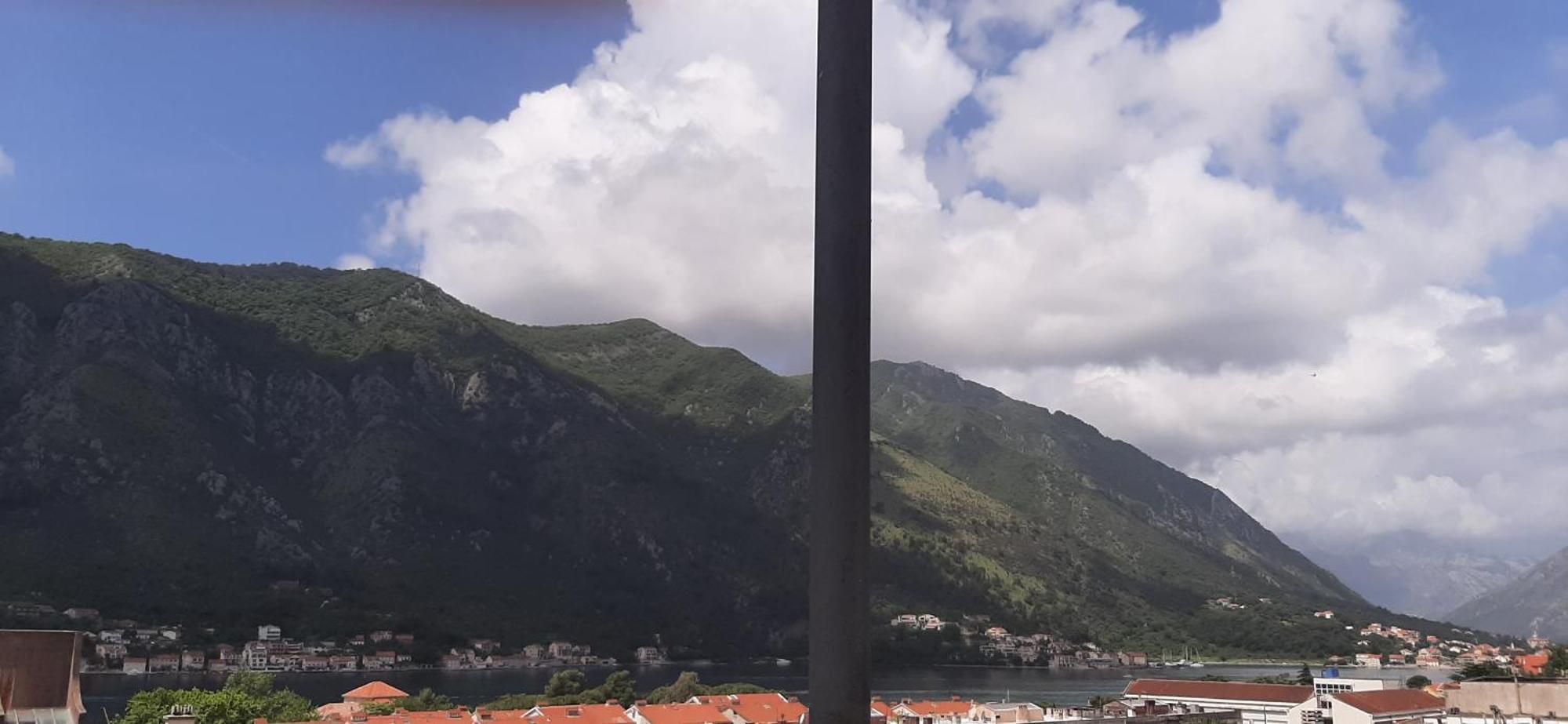 Apartments Dakovic Kotor Luaran gambar