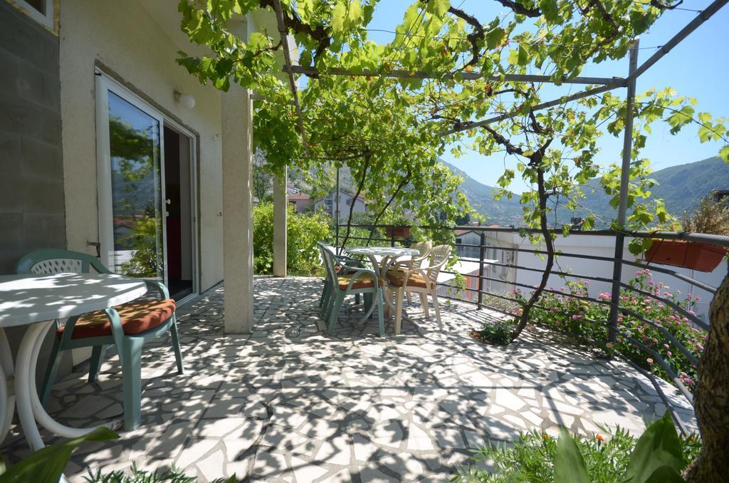 Apartments Dakovic Kotor Luaran gambar