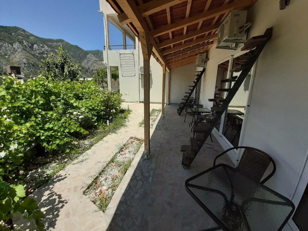 Apartments Dakovic Kotor Luaran gambar