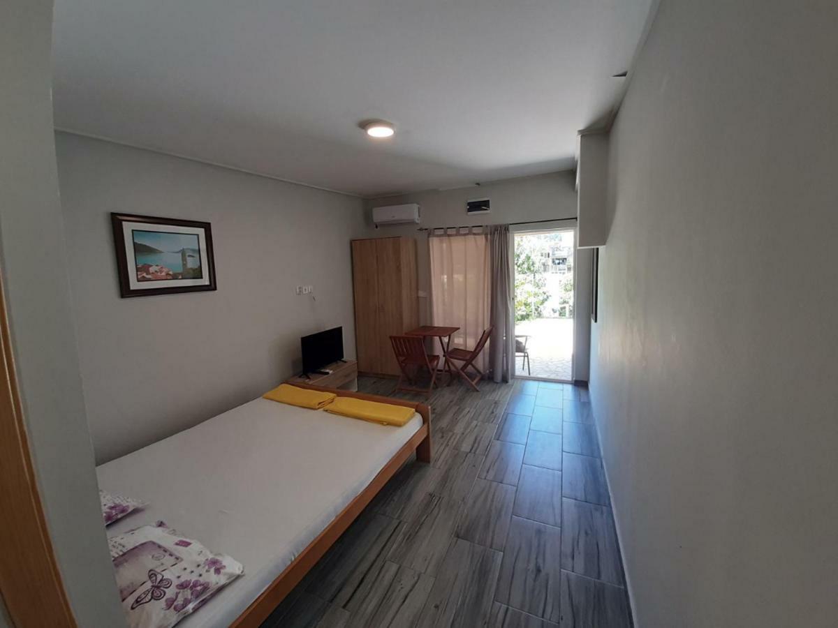 Apartments Dakovic Kotor Luaran gambar