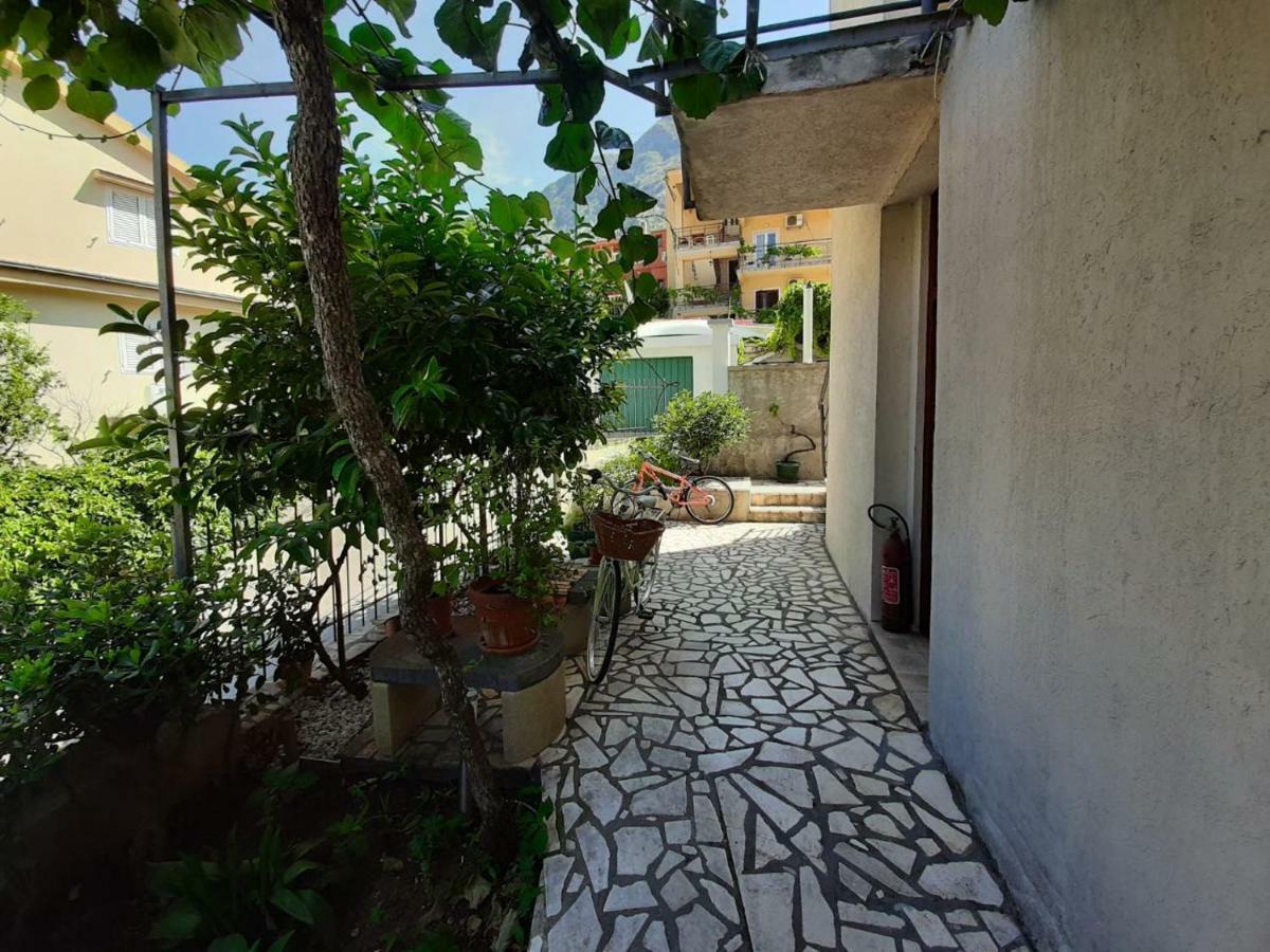 Apartments Dakovic Kotor Luaran gambar